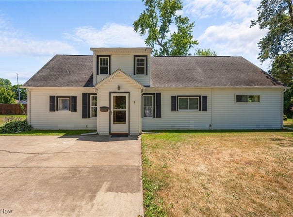 470 3rd Street, Geneva, OH 44041
