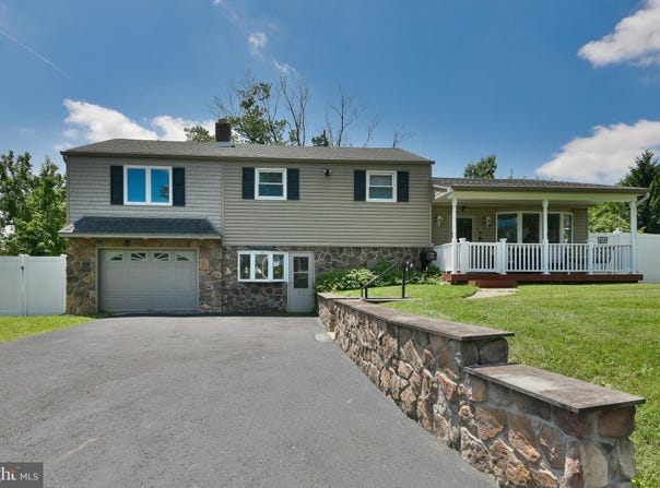51 LEWIS STREET, FEASTERVILLE TREVOSE, PA 19053