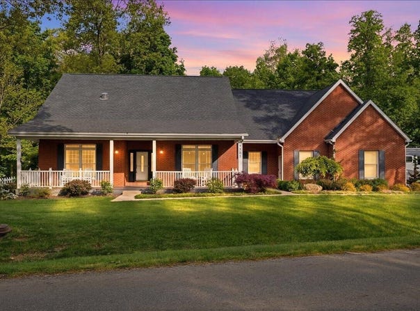 3737 Apple Valley Drive, Howard, OH 43028