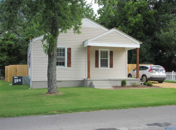 433 E Charlotte Avenue, Scottsboro, AL 35768