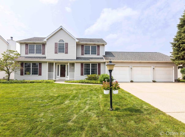 2294 Charleston Court SE, Kentwood, MI 49508