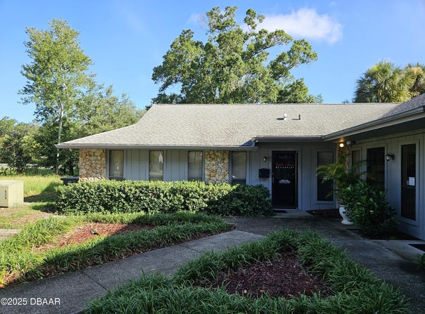 200 Forest Lake Boulevard, Daytona Beach, FL 32119