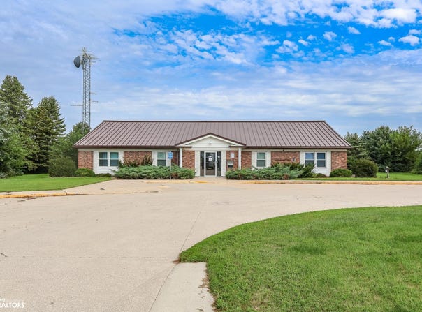 2099 Highway 3, Clarion, IA 50525