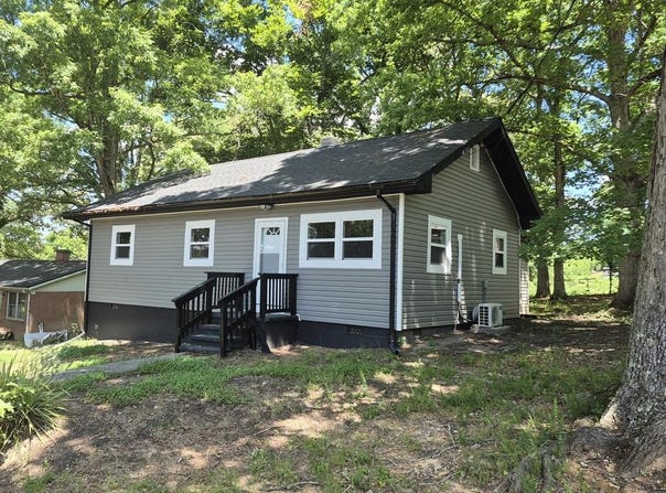 112 Third St, Brookneal, VA 24528