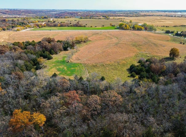 2 Hogback Bridge Road, Earlham, IA 50072