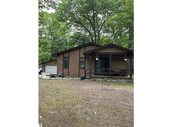 914 S Foster Road, Au Gres, MI 48703