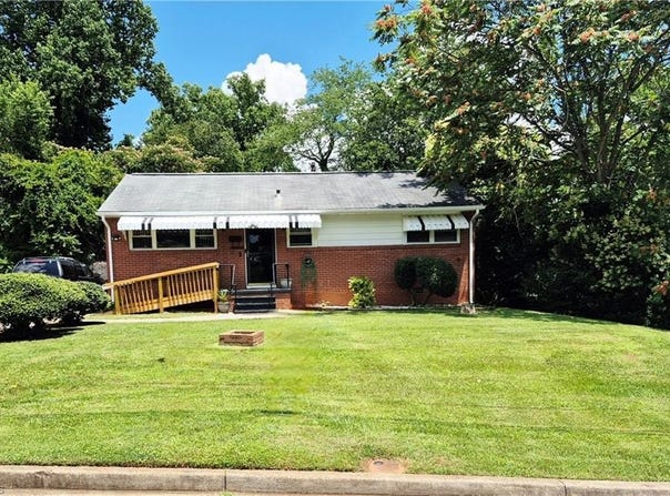 2217 Douglas Hill Drive, Winston-Salem, NC 27105