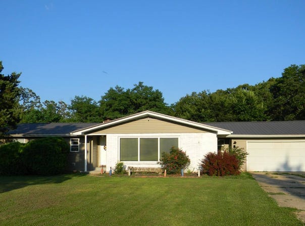 812 Max Ave, Cuba, MO 65453