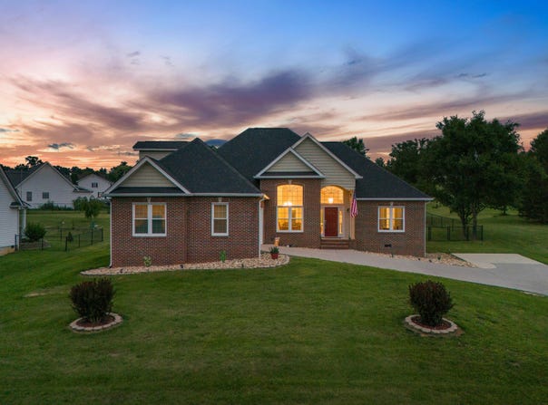 1844 Weaver Branch Road, Piney Flats, TN 37686