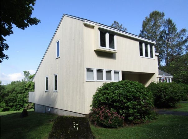 210 Mountainside Circle, Roxbury, NY 12474