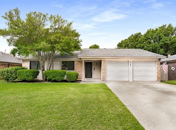 745 NW Douglas Street, Burleson, TX 76028