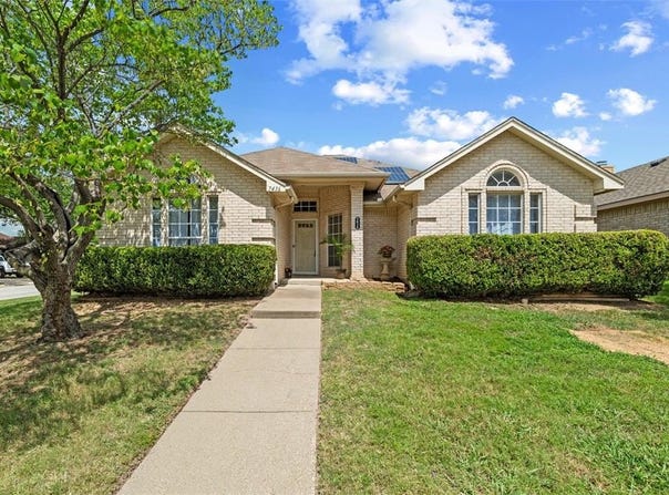 7436 Bennington Drive, Watauga, TX 76148