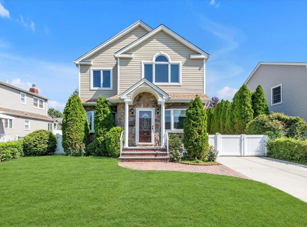 30 Churchill Drive, New Hyde Park, NY 11040