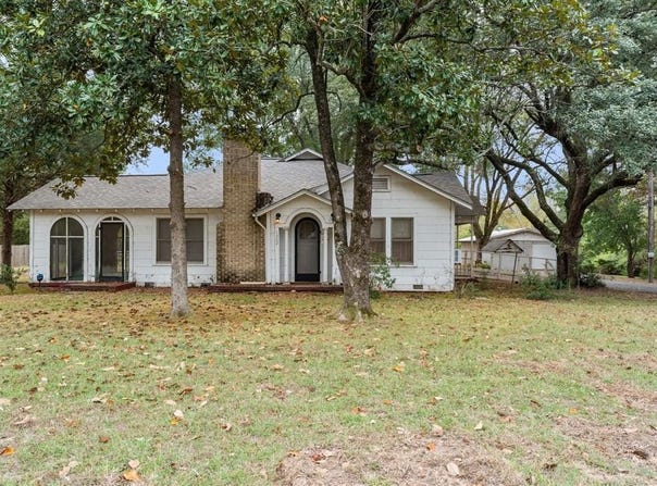1302 E 1st Street, Mount Pleasant, TX 75455