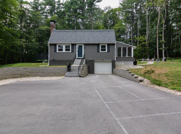 12 Deerwood Drive, Amherst, NH 03031