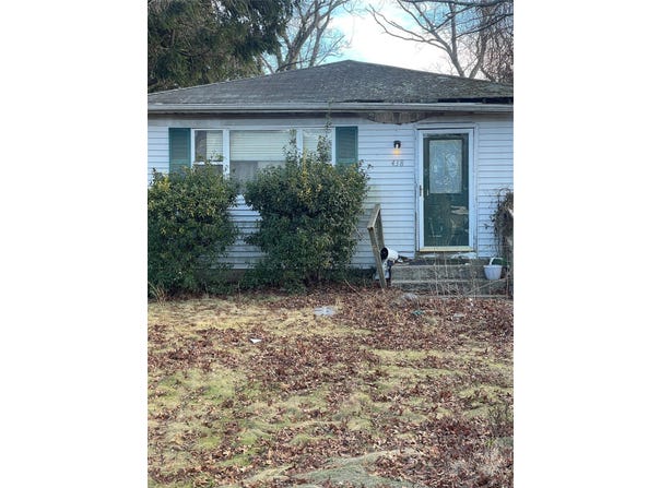 438 Auborn Avenue, Shirley, NY 11967