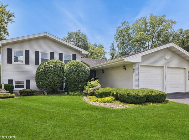 21w705 Glen Valley Drive, Glen Ellyn, IL 60137
