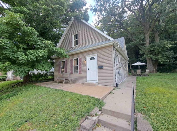 2734 Pinard Street, Dubuque, IA 52001