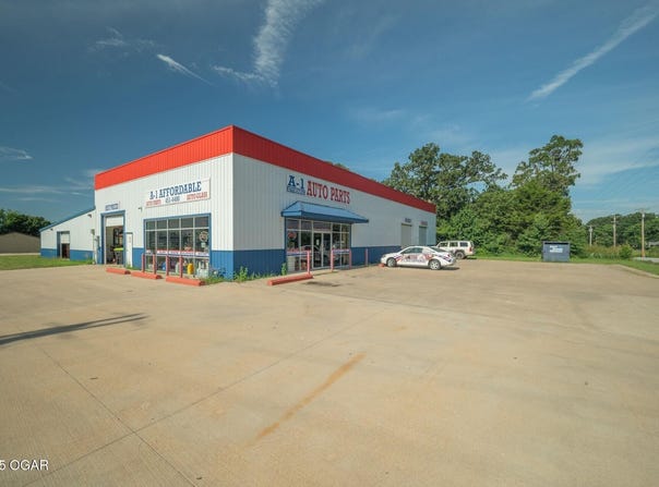 1869 Industrial Drive, Neosho, MO 64850