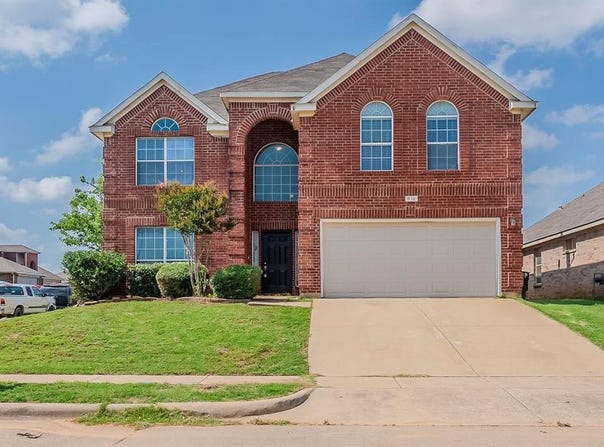 612 Prairie Gulch Drive, Fort Worth, TX 76140