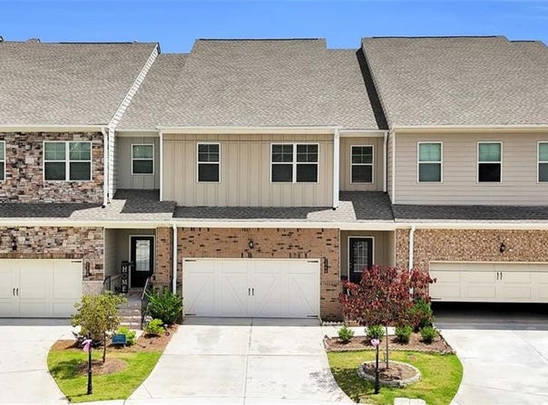 2340 Manor Pointe Drive, Cumming, GA 30041