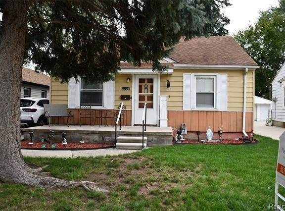 7725 Jackson Street, Taylor, MI 48180