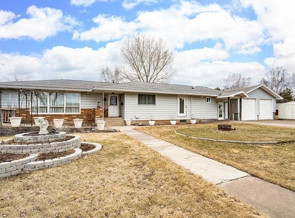 601 13th Ave, Two Harbors, MN 55616