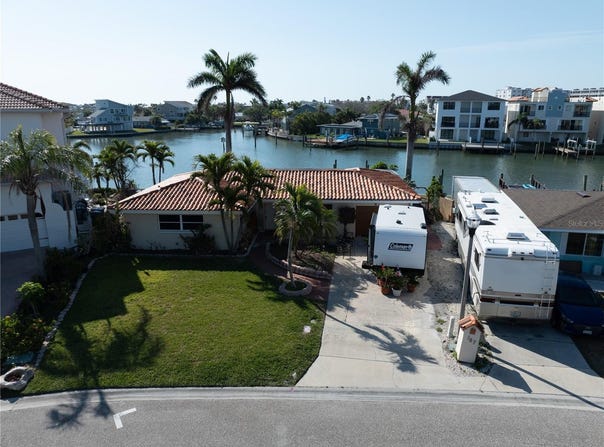 187 175TH TERRACE DRIVE E, REDINGTON SHORES, FL 33708