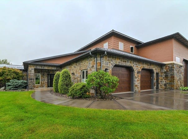 1081 Eagle Court, Edgerton, WI 53534