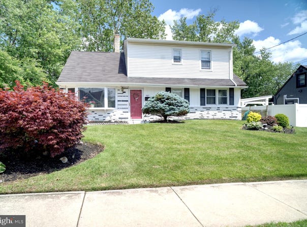 587 MUHLENBERG AVENUE, WENONAH, NJ 08090