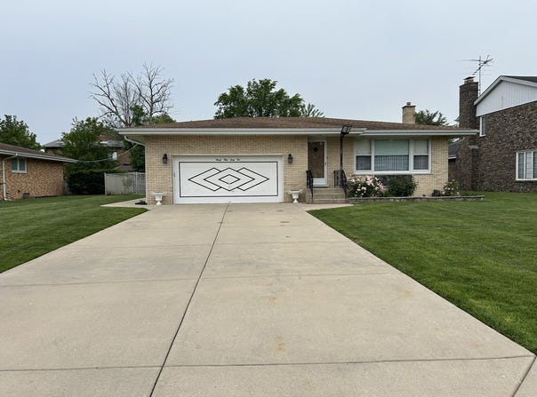 9362 Clancy Drive, Des Plaines, IL 60016