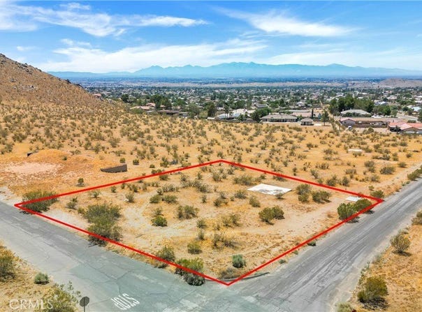 19767 Roanoke Rd, Apple Valley, CA 92307