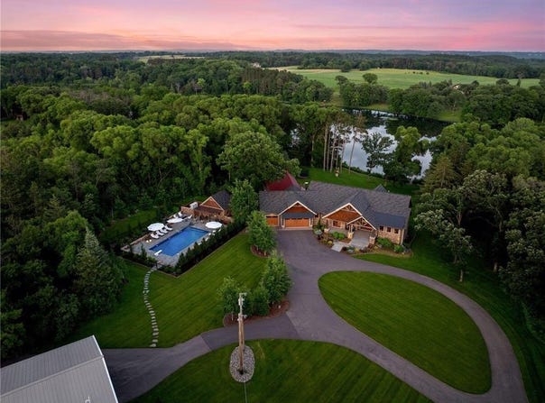 1099 Indian Trail S, Afton, MN 55001