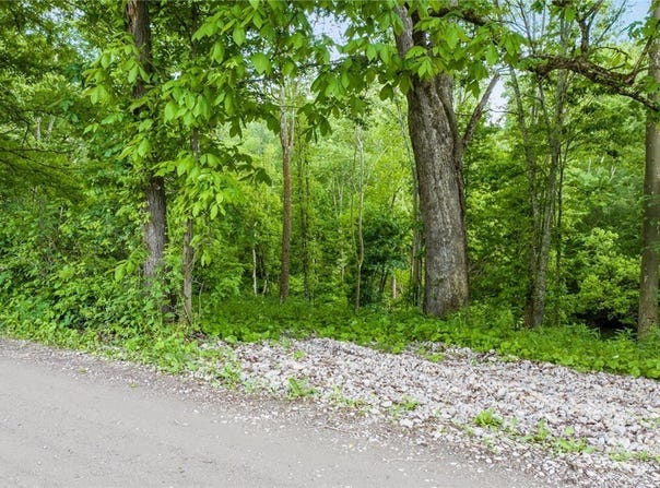 16182 Gunn Road, Lore City, OH 43755