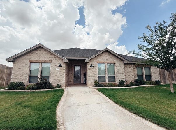 6107 Beals Creek Dr, Midland, TX 79707