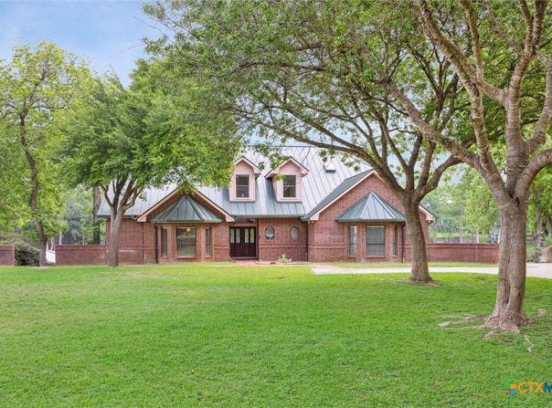 640 Woodlake Drive, McQueeney, TX 78123