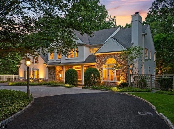 2 Martens Road, Tewksbury Twp., NJ 08833-4600
