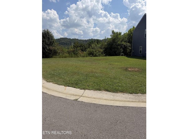 166 Harbour Pointe Lane, Oak Ridge, TN 37830