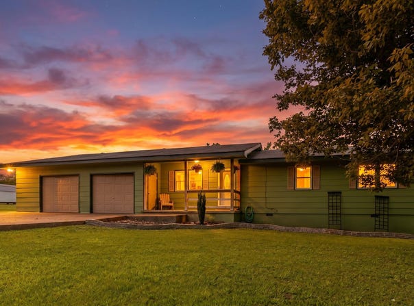 16148 U.S. 160, Gainesville, MO 65655