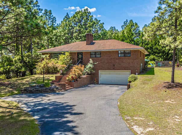 118 Lancashire Lane, West End, NC 27376