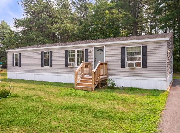 49 Willow Drive, Sanford, ME 04073