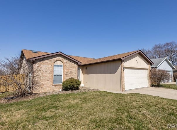 425 Eagle Terrace Drive, O'Fallon, IL 62269