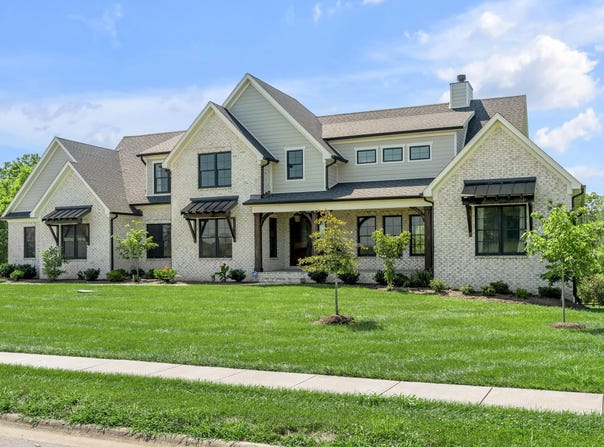 231 The Oaks Boulevard, Versailles, KY 40383