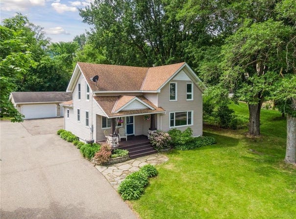 301 E Lake Street, Waconia, MN 55387