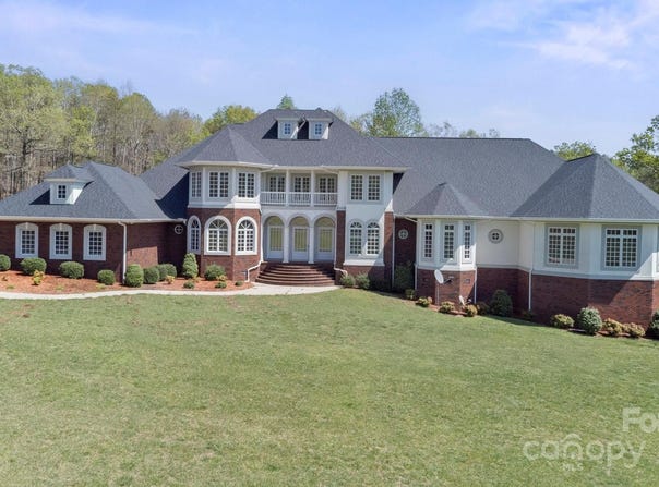 447 Willow Pond Lane, Hiddenite, NC 28636