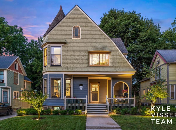 146 Campbell Place NE, Grand Rapids, MI 49503