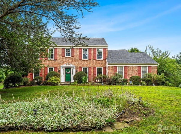 17 Springhill Drive, West Windsor, NJ 08550
