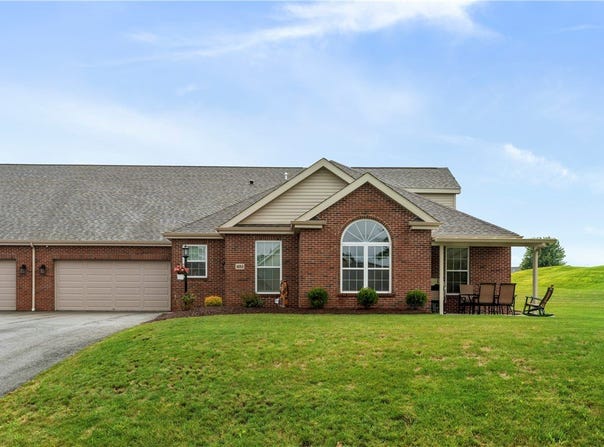 1053 Carriage Ln, Clinton Twp, PA 16056