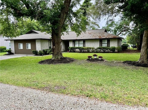 126 Lake View Circle, Brunswick, GA 31525