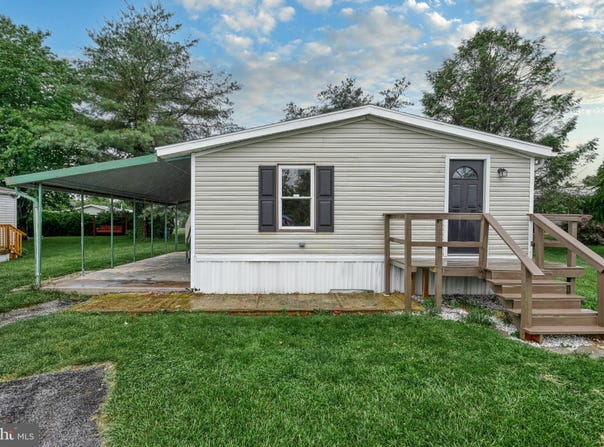 59 SHAWNA AVENUE, YORK, PA 17402